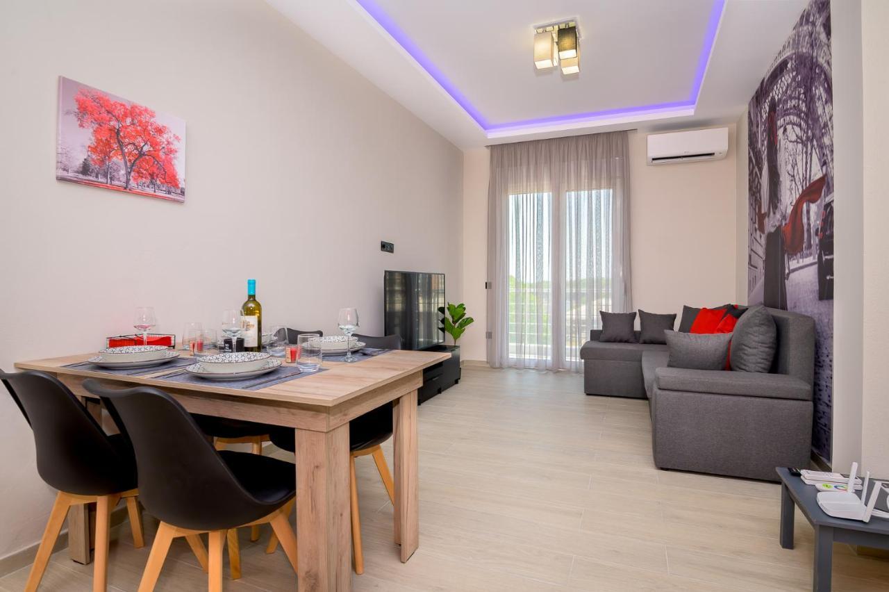 Gianni's Comfort By Homebrain Apartment