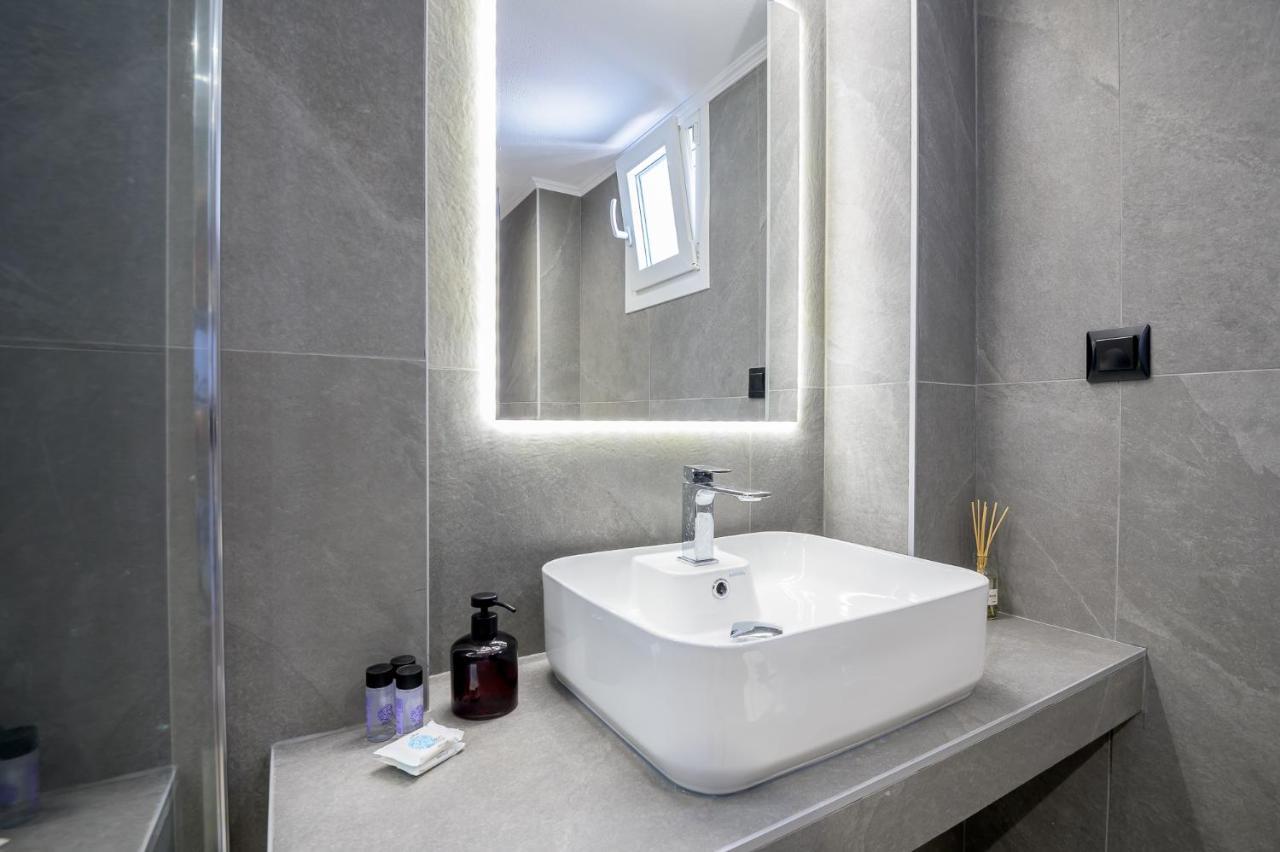 Apartment Gianni's Comfort By Homebrain *